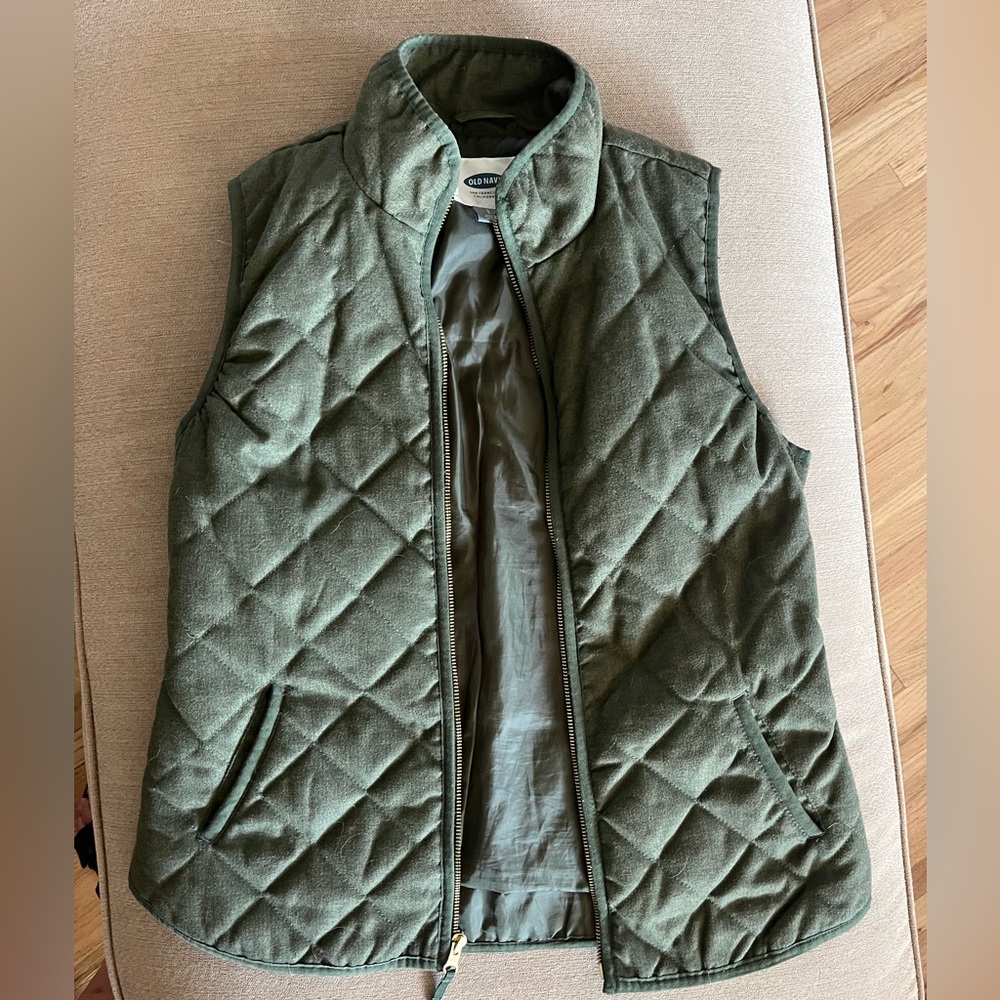 Old Navy quilted vest